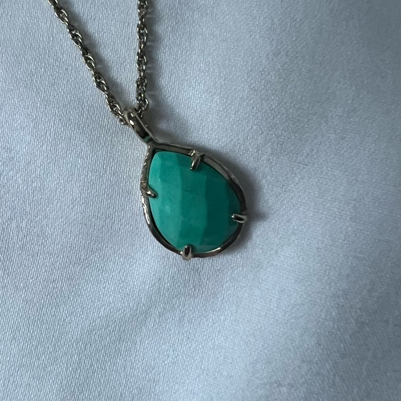 Kendra Scott Kiri Necklace - Picture 3 of 3